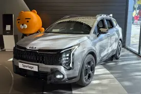 新款起亚狮铂拓界实车曝光，前脸更硬朗，内置双联屏，换装8AT图片