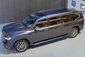 全新一代丰田兰德酷路泽加长版实车曝光图片