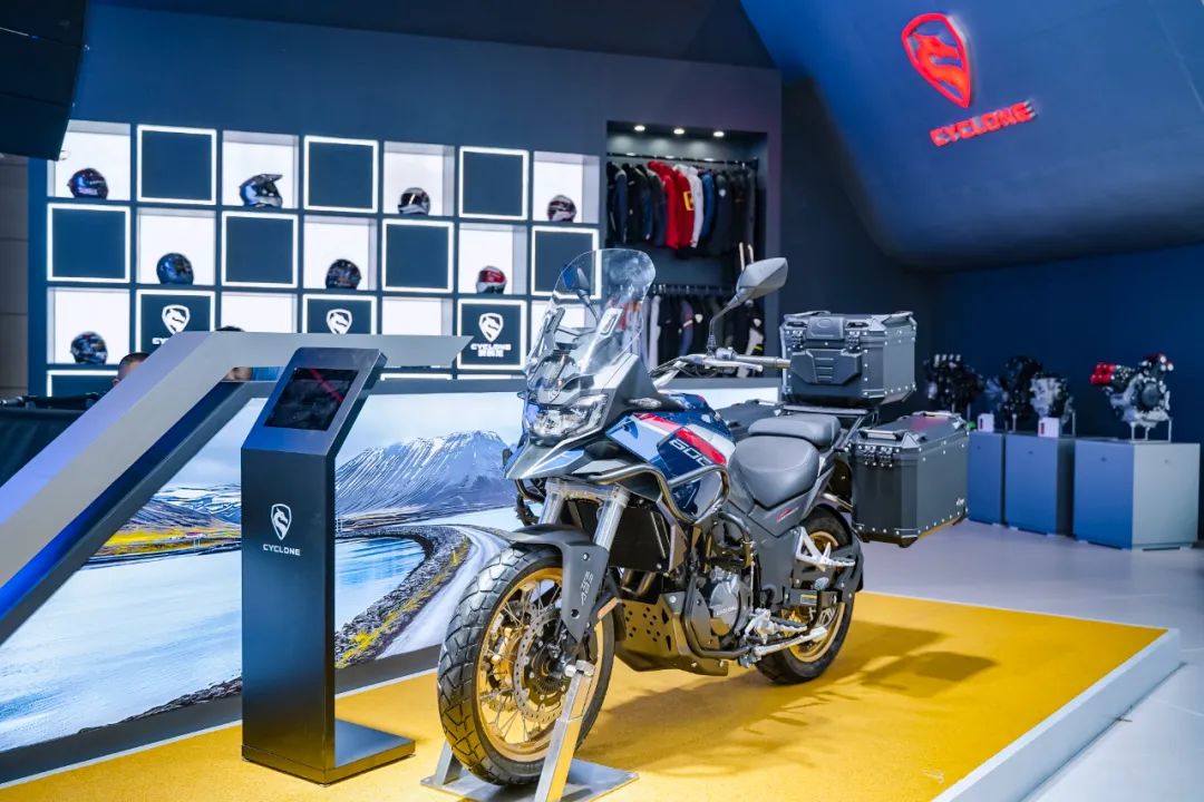 宗申这阵容太过庞大，四缸仿赛 RC680R 正式亮相！6681|小老婆汽機車資訊網