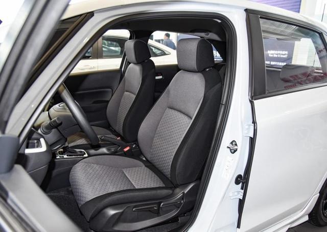 飞度的改装一直很火，包括这官方改装的无限MUGEN版