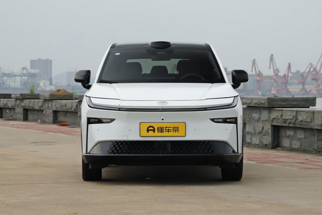 连续两月销量破万，扒开表面看看广汽丰田铂智 3X里边的料