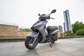 配置拉高价格放低，运动性也足—光阳新弯道150测评图片