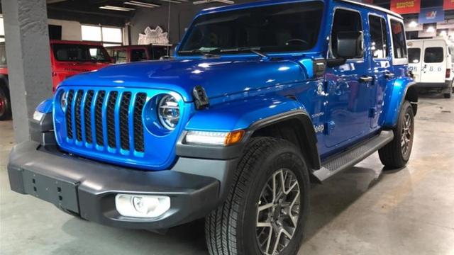 开1年卖掉亏7万，牧马人4xe越野能力强，买二手的更合适？