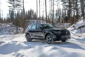 2022款途锐上市，多种功能全系标配图片