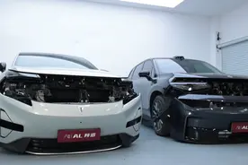 零跑C10和深蓝S05拆车对比：别说自己硬，用料见真心图片