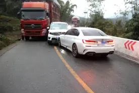 动力弱的自动挡车，超车时如何操作才更有爆发力？图片
