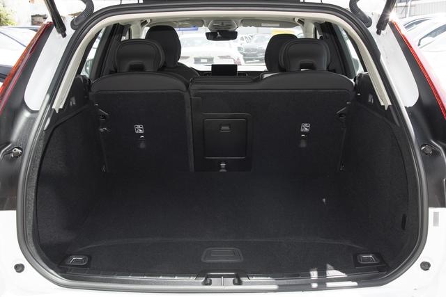 家庭出行的守护者：深度解析沃尔沃XC60如何重新定义安全与豪华