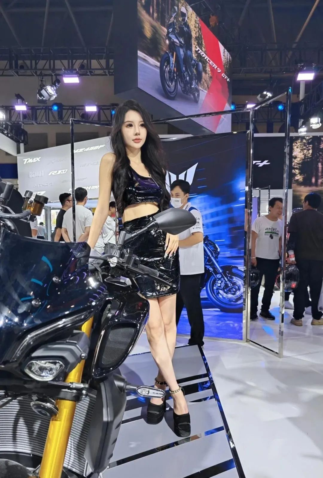 今天不聊摩托车！就来一起看看本届摩博会的美女模特吧7228|小老婆汽機車資訊網