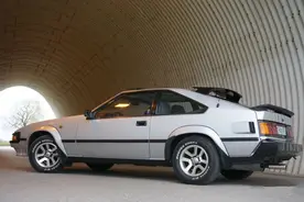 第二代丰田Supra，居然是加大版AE86？图片