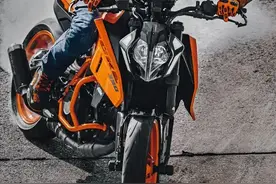 从内到外改动高达90%，新款KTM 390 DUKE试驾体验图片