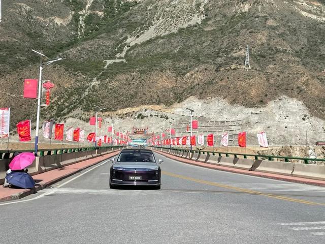 自驾尊界S800珠峰之旅：挑战在路上，风景在前方