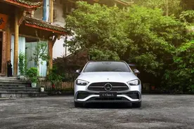 养一台奔驰C级要多少钱？网友：奔驰果然不坑“穷人”图片