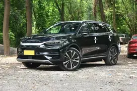 体验比亚迪唐EV四驱版，续航635km，4.4秒破百，综合表现如何？图片