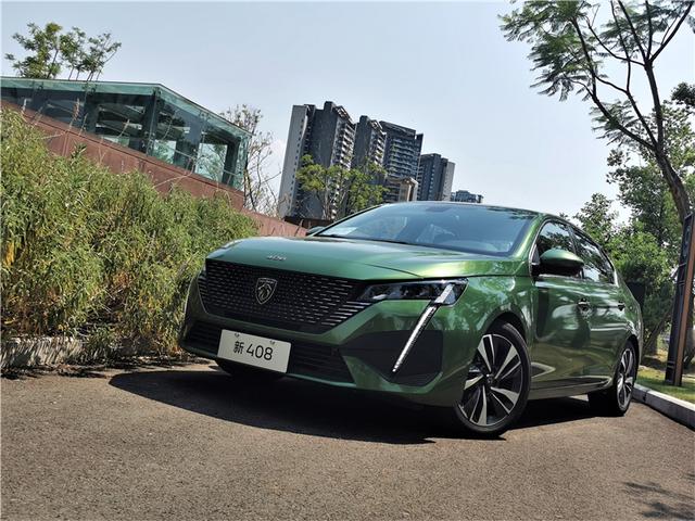 试驾东风标致新408，10.57万起标配1.6T+6AT，性价比到底有多高？