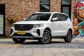 远景X6，造型讨喜，搭载1.4T+6挡手自一体，内饰简约，适合家用图片