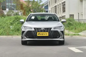 丰田亚洲龙最低配车型，外观个性，配2.0L发动机，家用怎么样？图片
