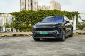试驾蔚来ES7：高端大气！纯电大五座SUV，标配双电机+空悬图片