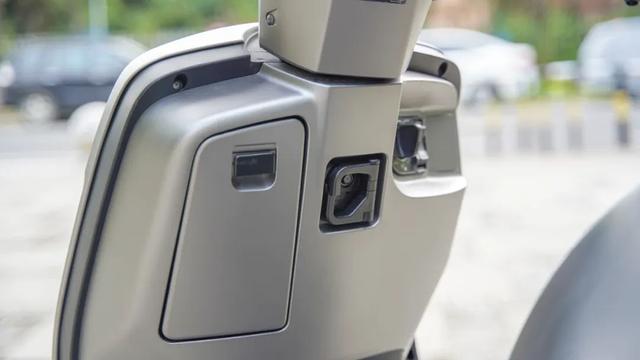 一万出头的高颜值本田复古踏板——新大洲本田NS125LA静态评测