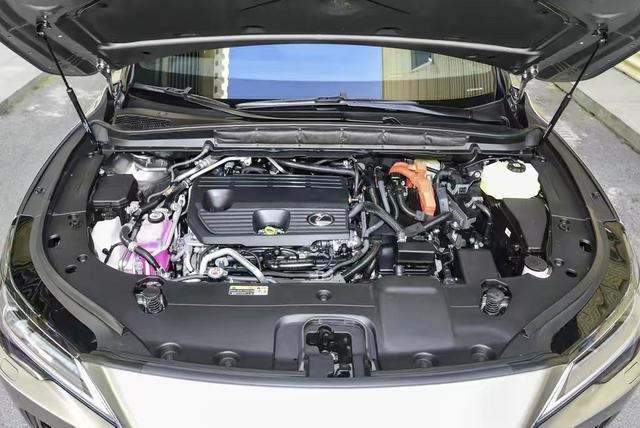 雷克萨斯RX PHEV：售价54.90万，搭载2.5L插混动力，可以考虑吗？