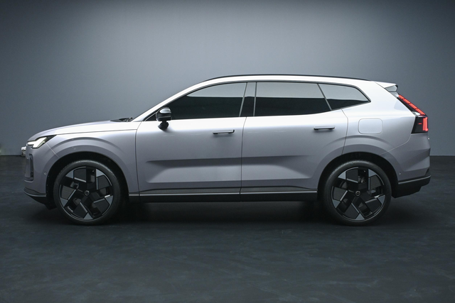 沃尔沃XC70正式量产下线