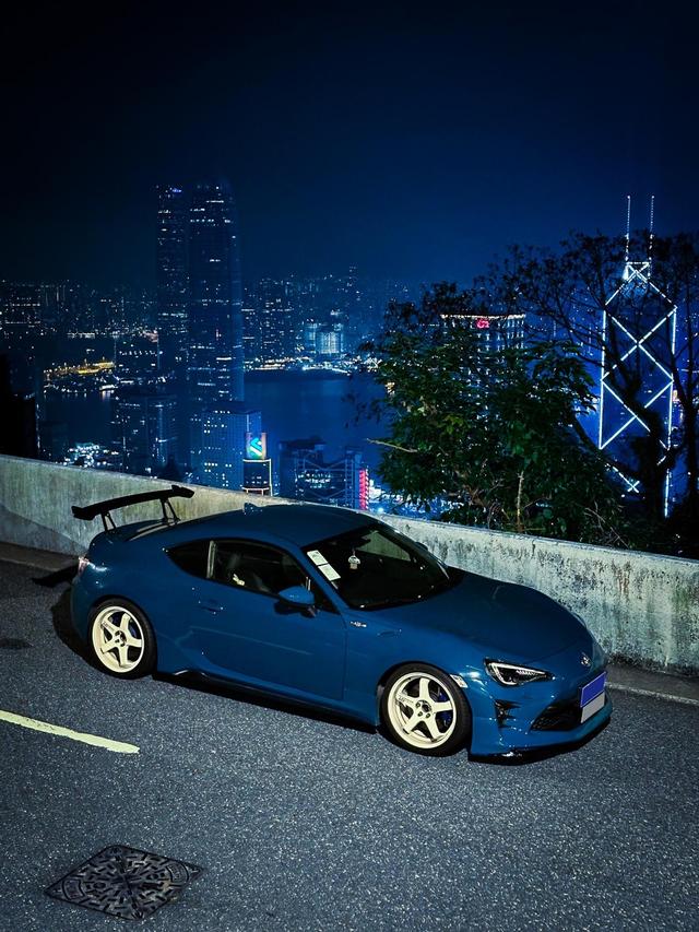 成功打卡“粤车南下”，终于把自己心爱的86开到香港街头！