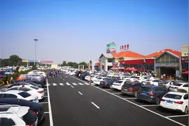充电1小时，排队4小时！国庆长假撕开新能源汽车“遮羞布”图片