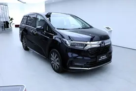 家用MPV的新选择，本田奥德赛降价6万，配双侧电动门，油耗5.88L图片
