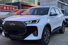 2025款奇瑞瑞虎7 PLUS到店，换装“新脸”，搭1.6T动力+8155芯片图片