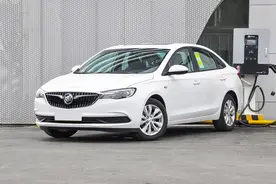 价格便宜油耗又低，合资三厢省心家轿，可靠很耐用，实拍别克英朗图片