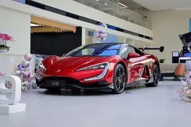 国产百万级纯电超跑，来看看仰望U9四个优点两个缺点图片