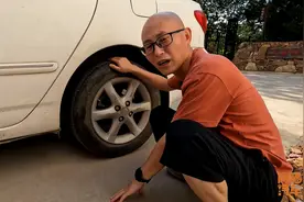 夏天车子胎压太高，到底要不要给轮胎放气？做错很危险图片