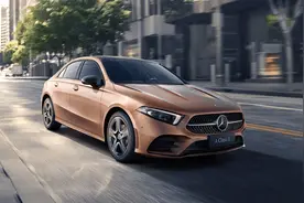 新款奔驰A级轿车正式上市！配置升级，部分车型售价小幅上涨图片