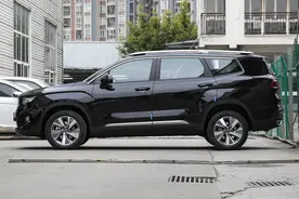 想买10万级中型SUV，可以看看这两款车，配AT变速箱，爬坡有劲图片