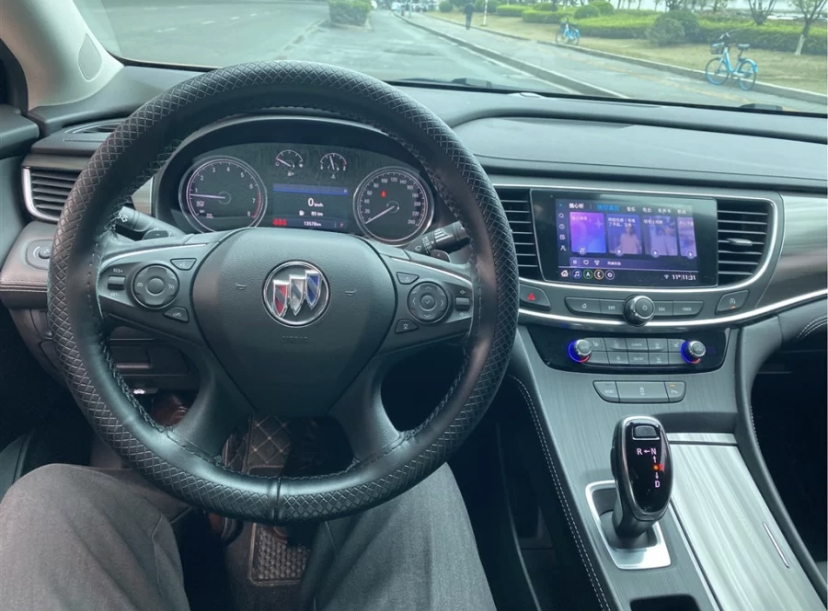 20万日系车与德系车对比_新君越2.0t油耗大吗_迈腾与君越选购分析