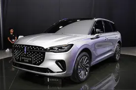 林肯冒险家，起步261马力+10AT，20万出头可入手，还提供混动图片