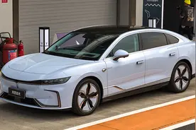 堪比保时捷平替？这新车32.29万起 颜值性能天花板级别！图片