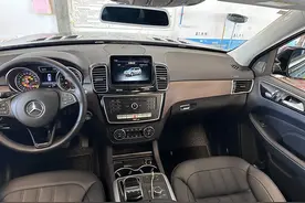 北京BJ90还原奔驰GLS450豪华配置中控内饰效果图片