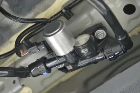 吉利银河L7正面硬刚比亚迪宋PLUS，拆开来看图片