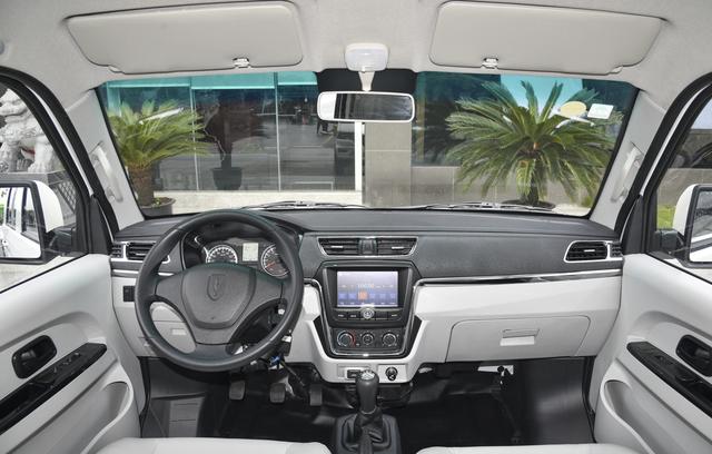 金杯金卡正式上市，共推出8款车型，起售价4.39万元