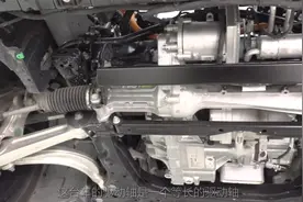 极氪001：前后全铝合金悬架，比沃尔沃还猛视频封面