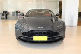 235.8万起，4.0T+V8动力，硬顶和敞篷都有，实拍阿斯顿·马丁DB11图片