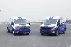 将于年内上市，江铃福特全顺V363官图图片