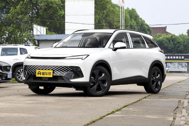 成都魔方可试乘, 直降5.01%