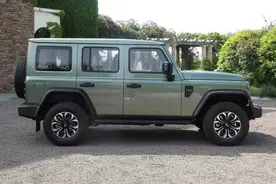 不便宜大概率没有活路！全新212一切就绪，越野能力强于坦克300图片