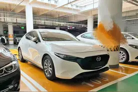 进口两厢马3现身国内？性感翘臀浑然一体，马粉：有2.5L的话必买~图片