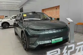 奇瑞再出新品，星纪元ET上市，混动续航超1500km，18.98万元起售图片