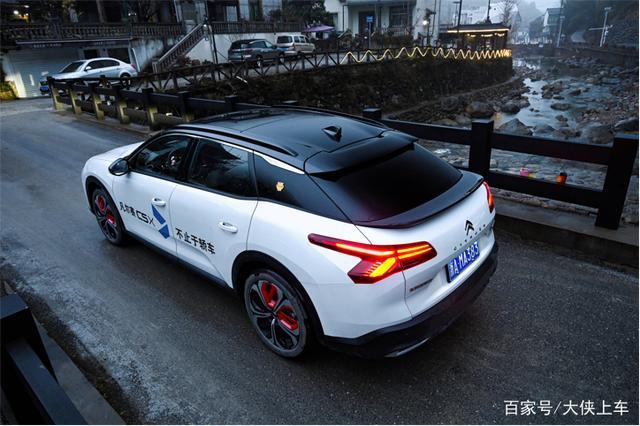 畅游安吉白茶原产地，与凡尔赛C5 X共品山奢之美