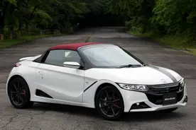 本田入门跑车S660曝光，排量0.66T，网友：这是什么鬼？图片