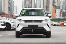 比亚迪元UP选车指南，车小灵活好开，空间大，低配经济，中配实惠图片