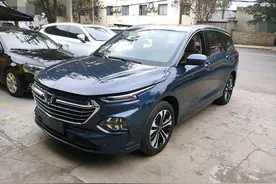 嫌新车有甲醛，花10万去买二手五菱凯捷，结果座椅底下全是锈图片